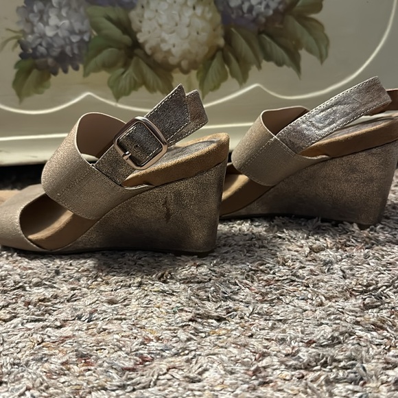 Style & Co. Gold Wedge Evening Sandals, Size US 6.5 - Picture 6 of 8